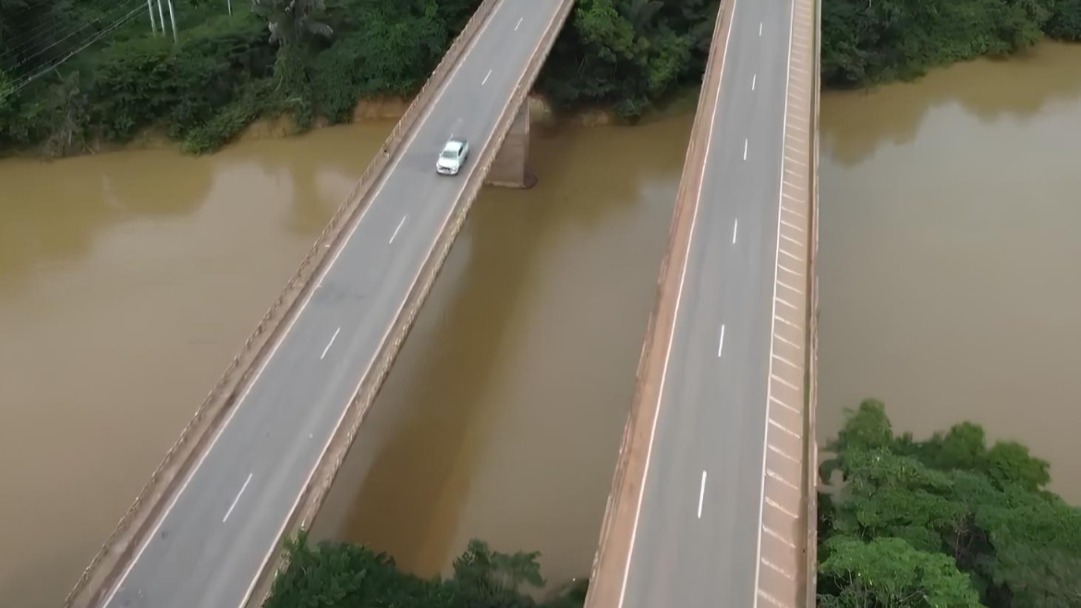 Ponte sobre o rio Candeias, na BR-364, está operando em sistema de “pare e siga”