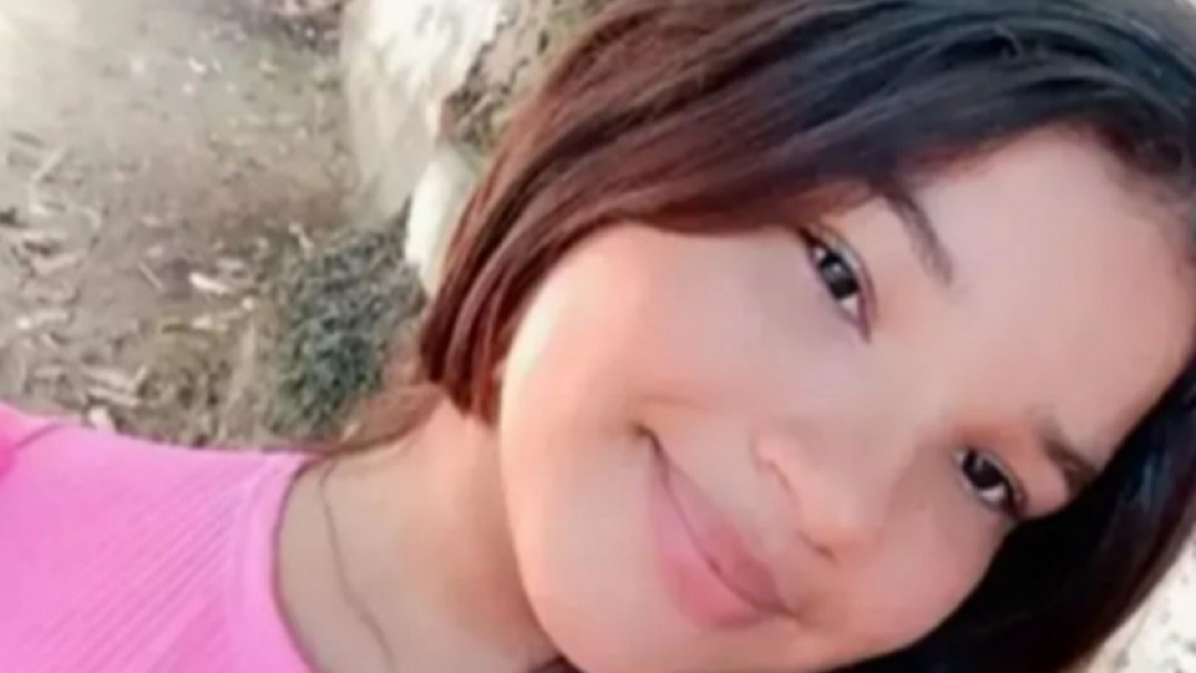 Adolescente que estava desaparecida após sair da escola é achada morta em fossa séptica