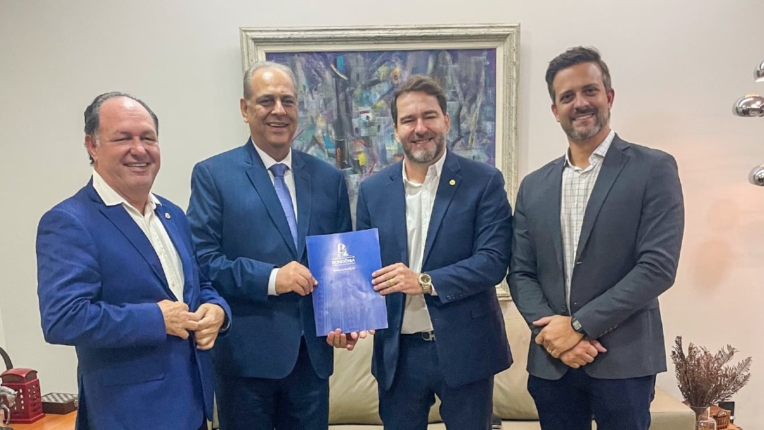 *Deputado Delegado Lucas participa da entrega do relatório final da CPI das Reservas ao TJ-RO* ﻿