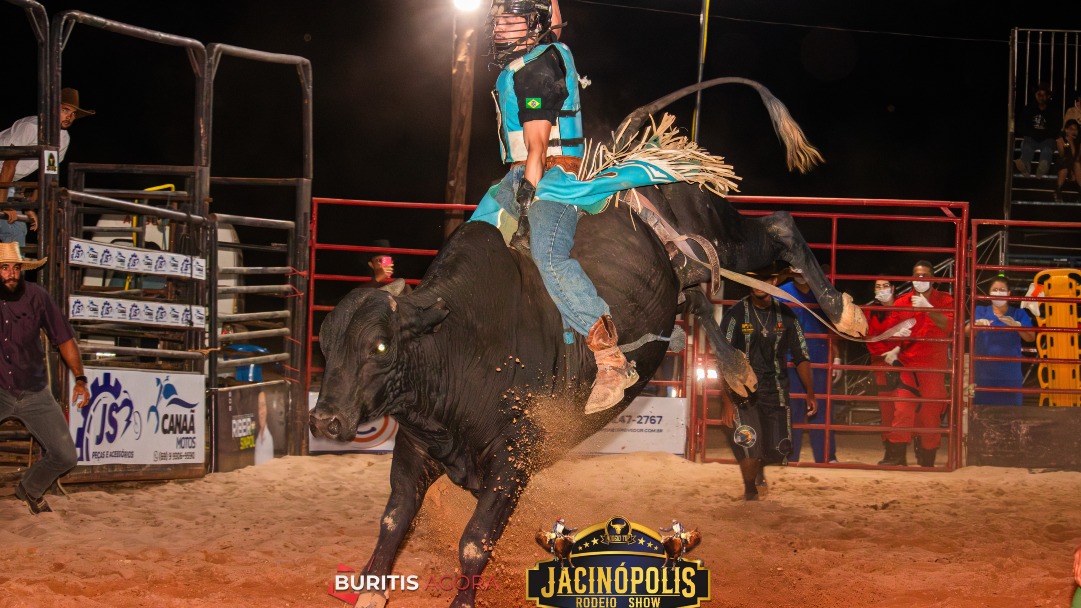 Confira as fotos da quarta noite do Rodeio de Jacinópolis