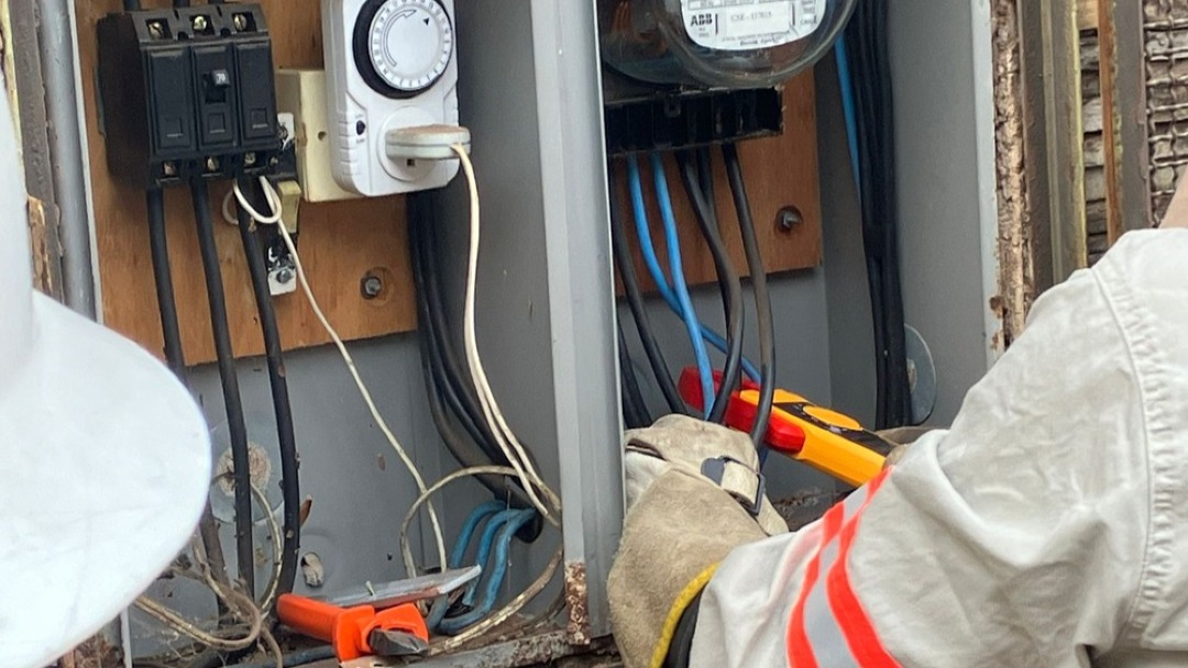 'Gatos' de energia causa prejuízo milionário suficiente para comprar mais de 1,2 mil ambulâncias em RO