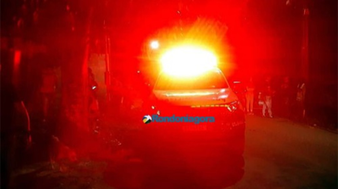 Homem espanca esposa após ser flagrado com outra e ainda foge com TV de casa