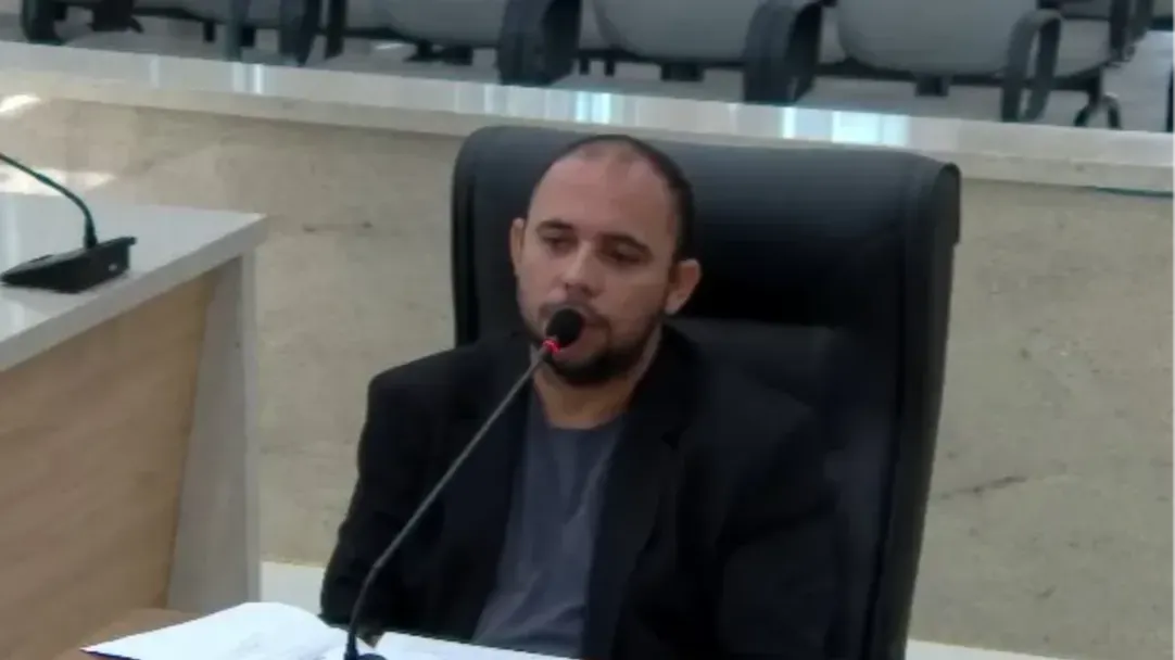 Vereador Renato Leitão é ouvido na Comissão Processante e responde a questionamentos
