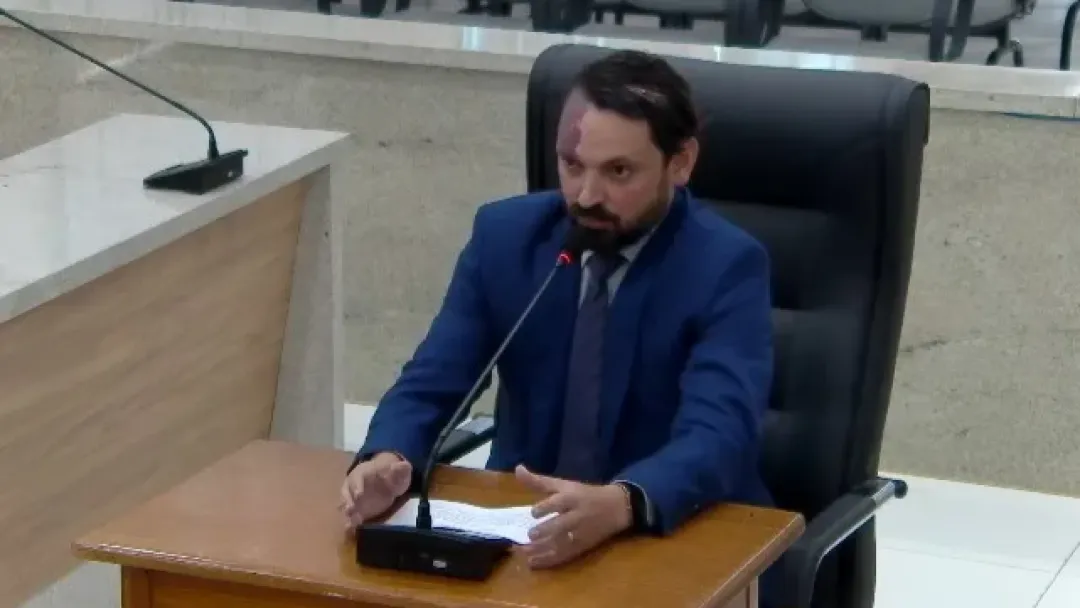 Vereador Ivan da Farmácia não responde a perguntas em oitiva da Comissão Processante