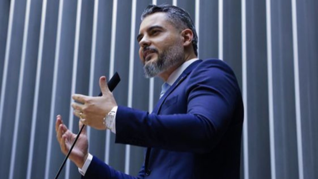 Thiago Flores assina PEC que corrige injustiça da Reforma Tributária na reciclagem