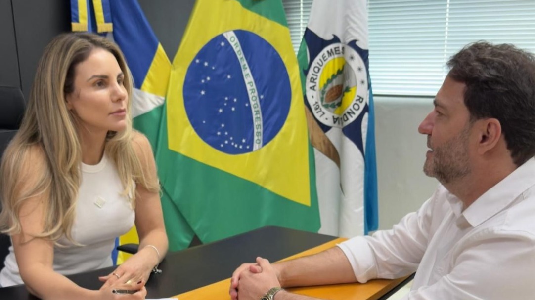 Deputado Alex Redano garante ônibus semileito de R$ 2,6 milhões ao município de Ariquemes