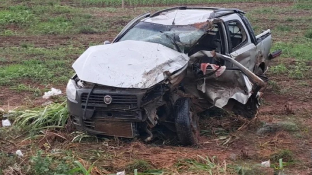 Grave colisão entre caminhão e carro deixa um morto na BR-364 entre Ariquemes e Jaru