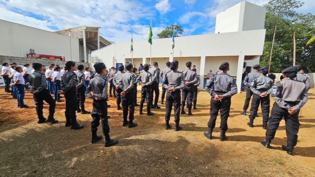Deputado comemora a reinauguração da sede da Polícia Militar Mirim em Ariquemes