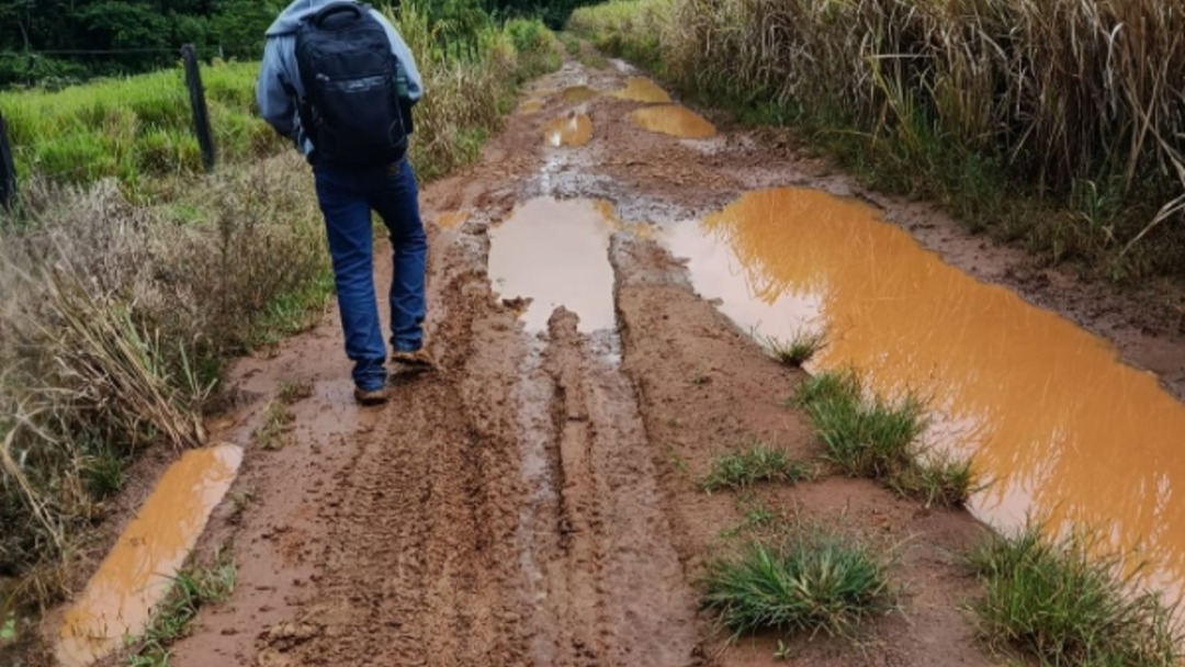 Má conservação de estradas deixa alunos sem aulas há quase cinco meses