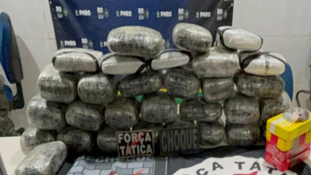 BPChoque apreende drogas escondida em carreta de soja na BR-364