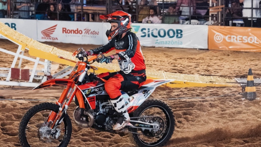 Confira já, os melhores momentos da 2º noite da 9ª EXPOBUR!