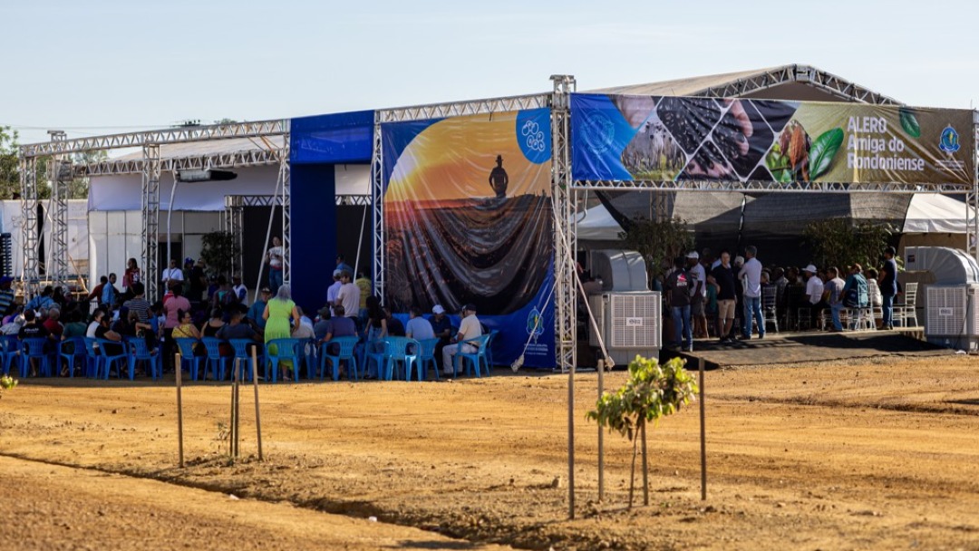 Estande da Elero recebe atendimentos para agendamento da nova Carteira de Identidade em Buritis