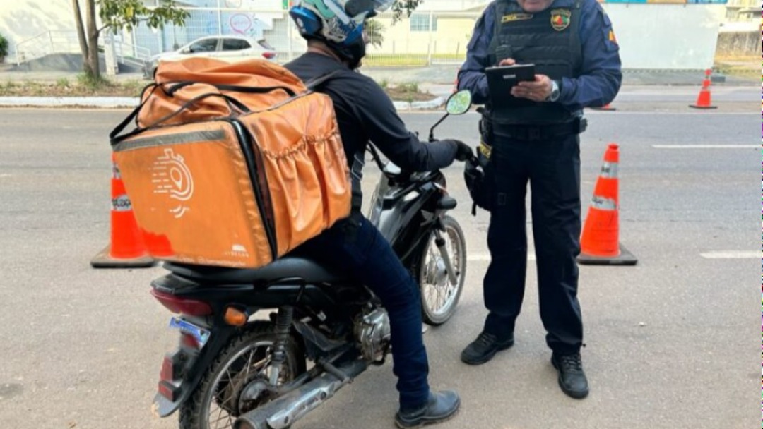 Novas diretrizes de atividade remunerada para motociclistas passam a valer em Rondônia