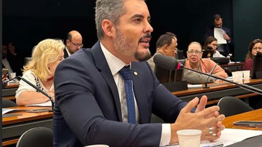 Thiago Flores cobra PEC 47 e pede prioridade para servidores dos ex-Territórios Federais