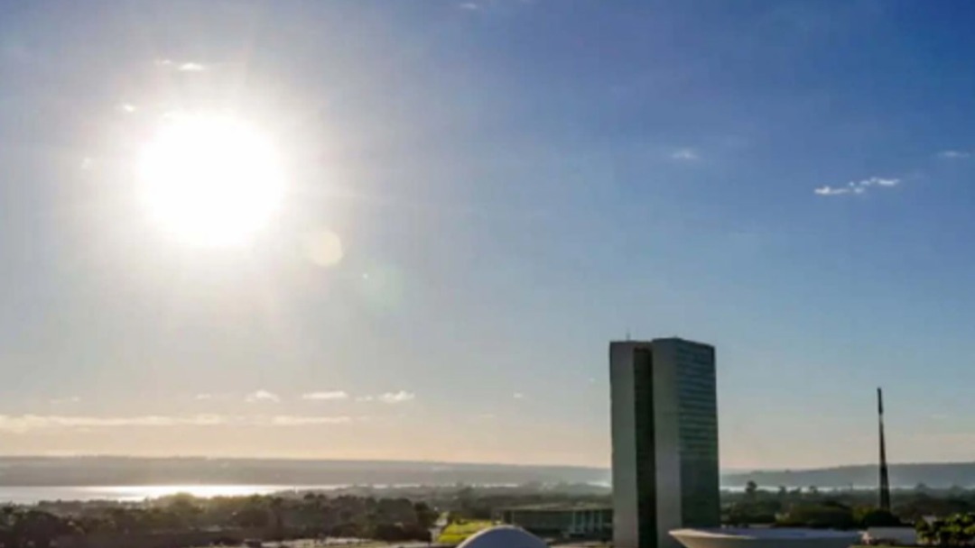 Congresso vota nesta semana fim da escala 6x1 e "taxa das blusinhas"