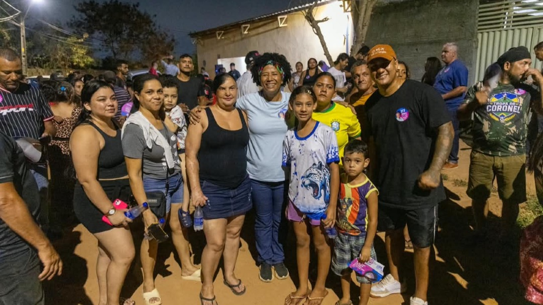 Sílvia Cristina é acolhida na capital e reforça campanha