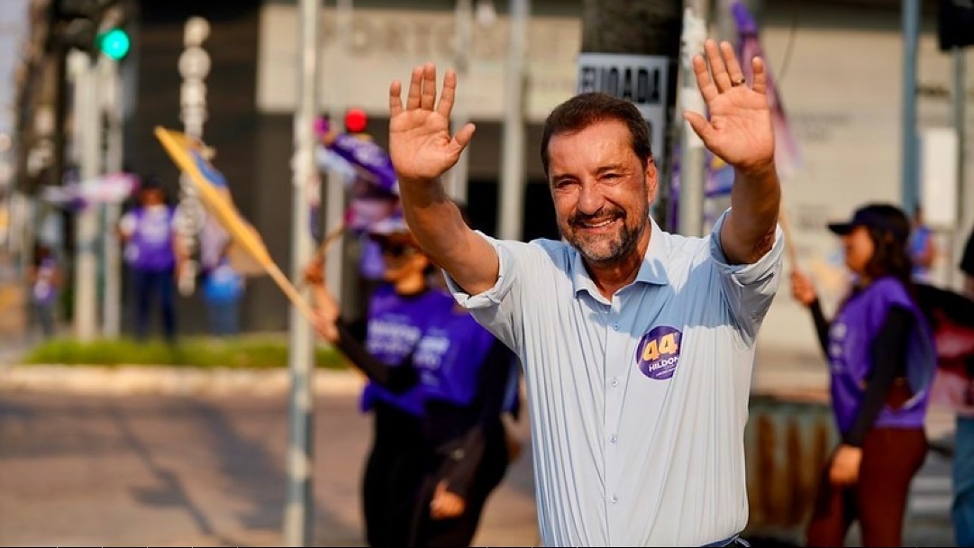 Hildon reconhece baixo desempenho nos debates, atribui falhas de concentração a efeitos da Covid e dispara: “Sou o tiozão dessa campanha