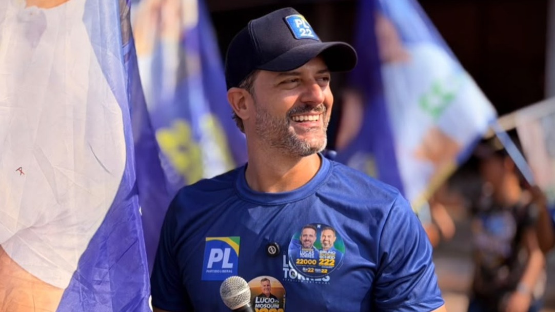 Lucas Torres inicia caminhada pelos bairros de Buritis e é recebido por moradores