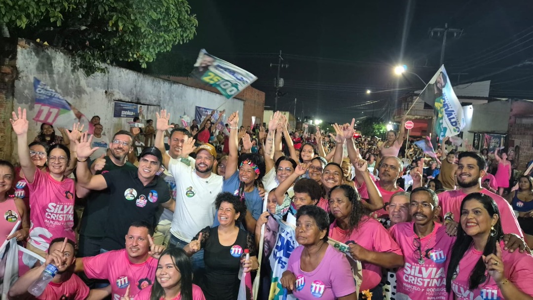 Multidão recebe Sílvia Cristina na Zona Sul da capital