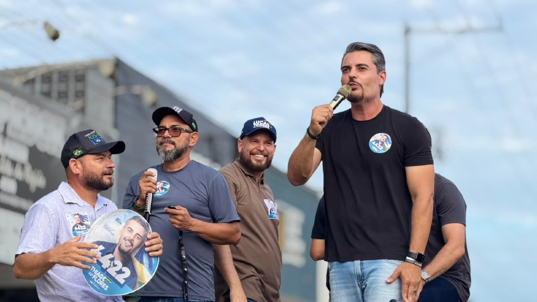 Thiago Flores reúne apoiadores em grande carreata pelas ruas de Buritis