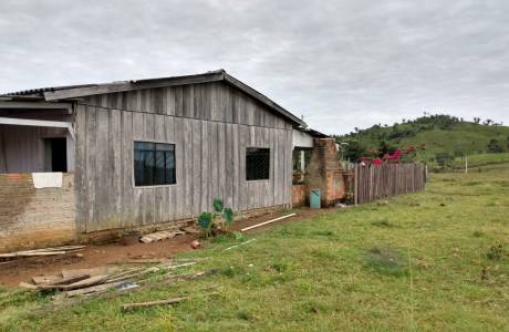 Casal de estelionatários é preso na zona rural de Monte Negro: armas de fogo e munições foram apreendidas