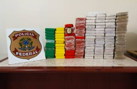 Dois homens foram presos ao tentarem transportar mais de 120kg de cocaína em Guajará-Mirim