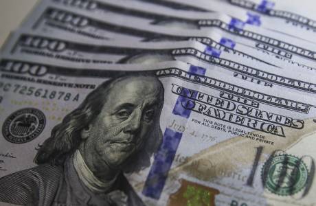 Dólar cai para R$ 5,08 e atinge menor nível desde novembro