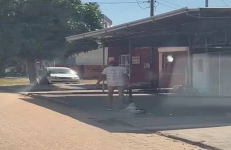 Homem mata cachorro a pauladas e arranca os olhos do animal em Rondônia