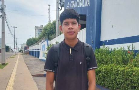 Indígena percorre mais de 40km para realizar a prova do Enem em Rondônia