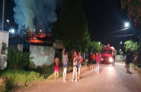 Mulher ateia fogo na cama ao flagrar amásio com outra em Jaru
