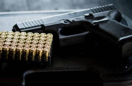 Tribunal Superior Eleitoral proíbe transporte de armas e munições por CACs nas eleições